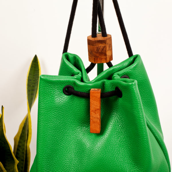 Sac à dos en cuir vert gazon - Cinzia Rossi